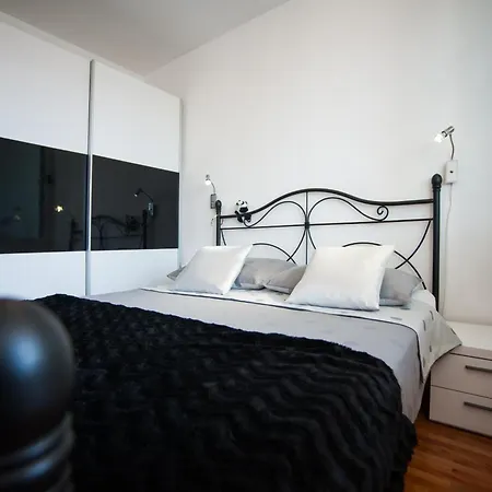 - Znjan - Luxury New On The With Selfcheckin Appartement Split
